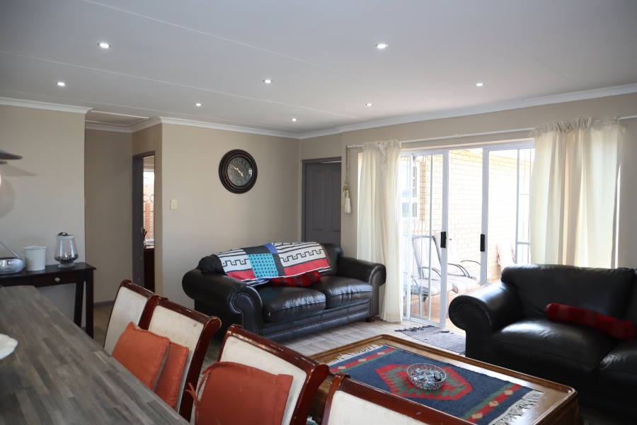 3 Bedroom Property for Sale in Wavecrest Eastern Cape